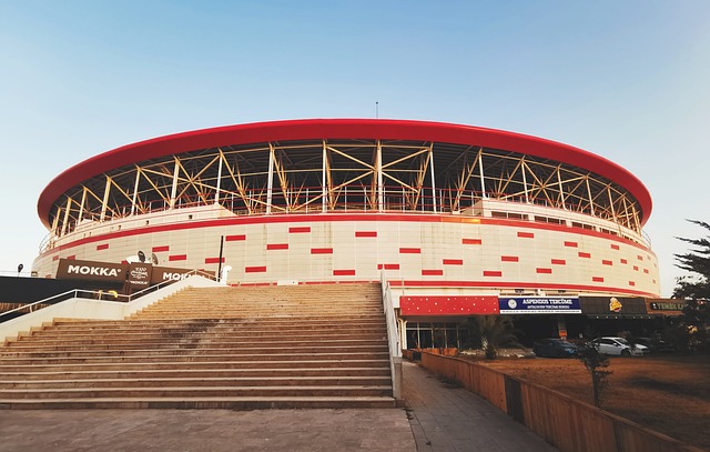 欧冠淘汰赛前瞻：巴黎对阵切尔西,